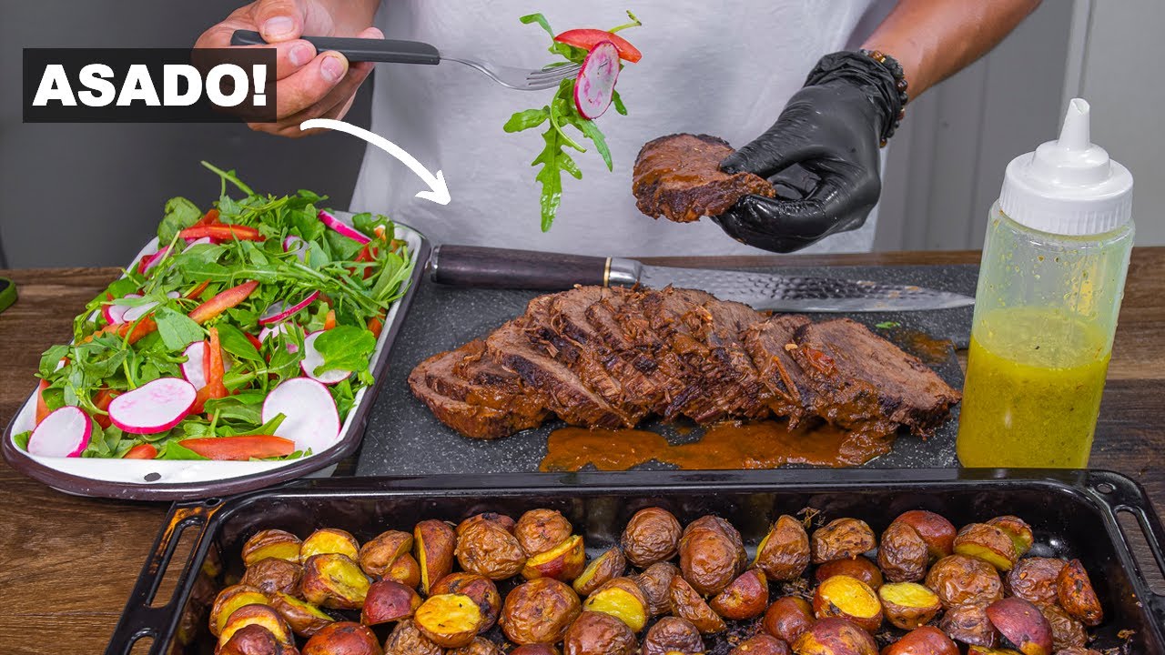 Jugoso Asado de Res cocinado con vino y vegetales! papas al horno, un bufet para compartir | Abelca