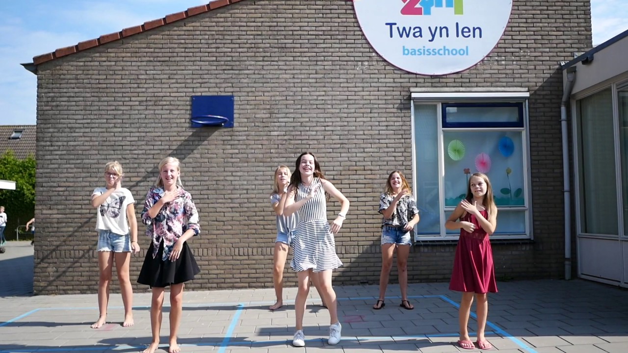 Twa yn Ien - Schoollied