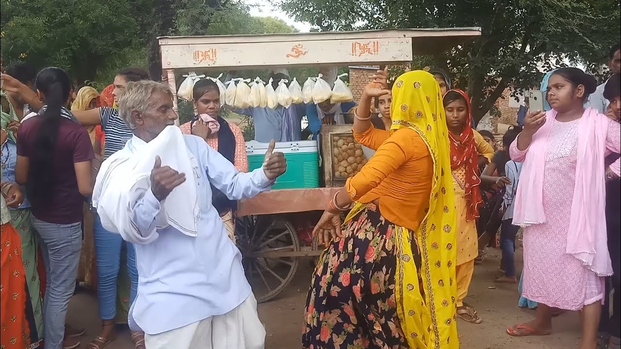 पैदल यात्रा की किया dance##