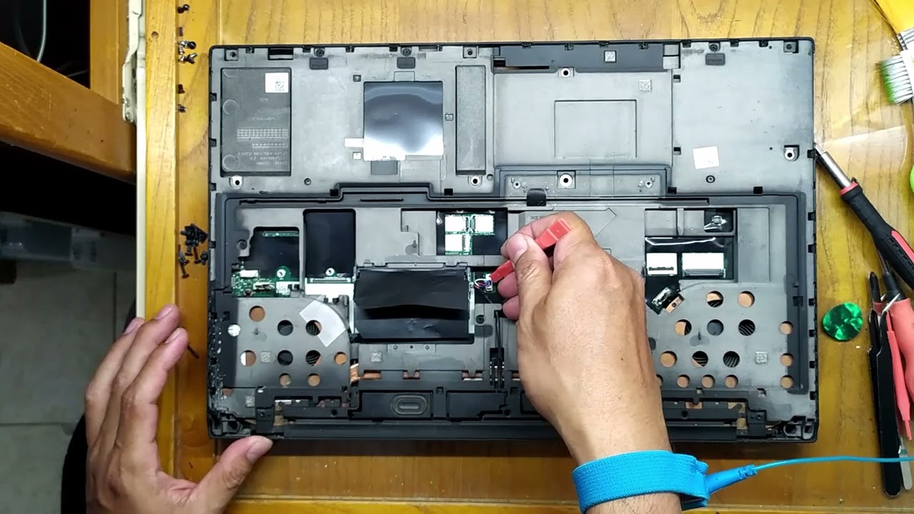 Lenovo Thinkpad P52: Applying Thermal Paste (Bottom Unit Tear Down)