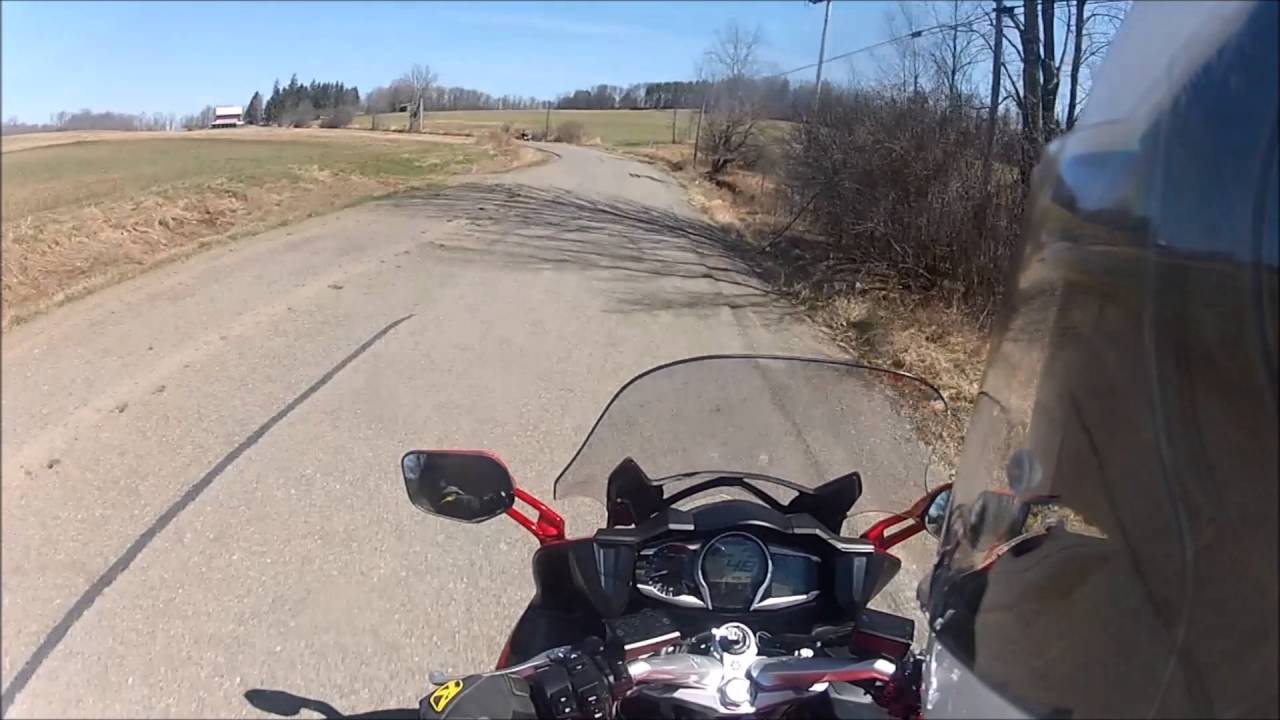 Yamaha Super Tenere 1200 vs. FJR 1300