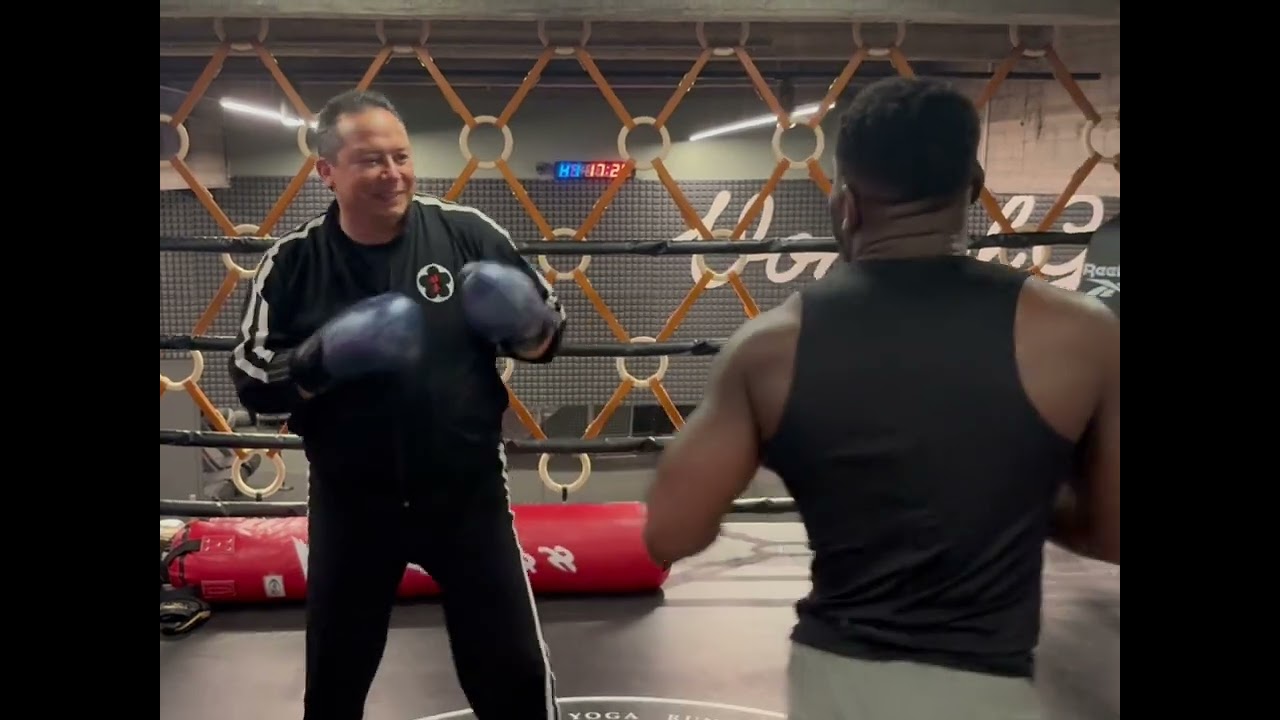 Wing Chun-er Gets Pressure Tested by Boxer