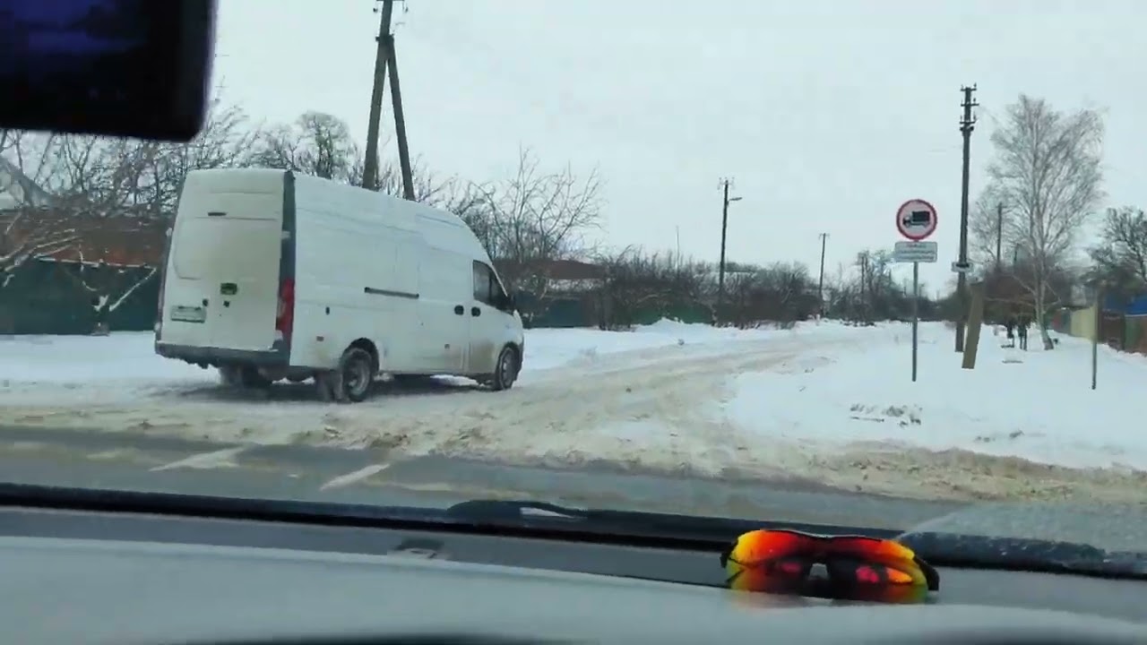 ЕЙСК.РЕМОНТ НА ПИОНЕРСКОЙ УЛИЦЕ.