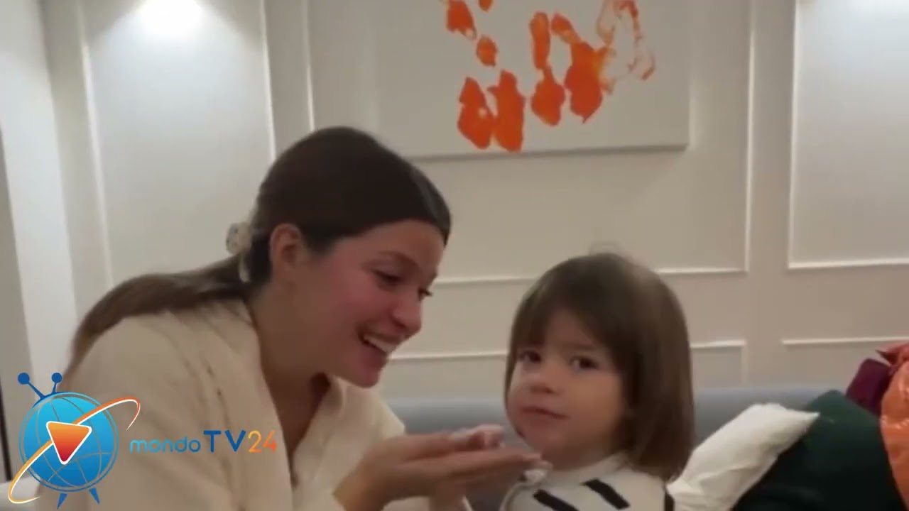 Andrea Zelletta porta la piccola figlia a tagliare i capelli, la sorpresa alla mamma 