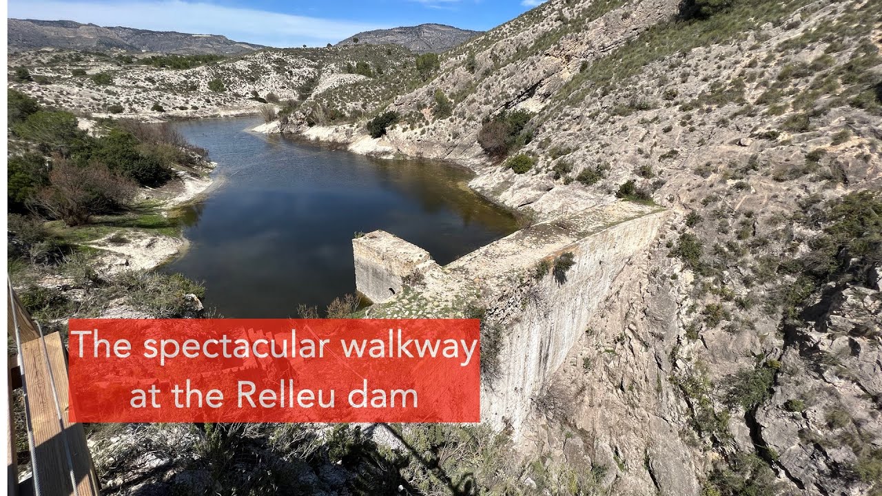The spectacular walkway at the Relleu Dam