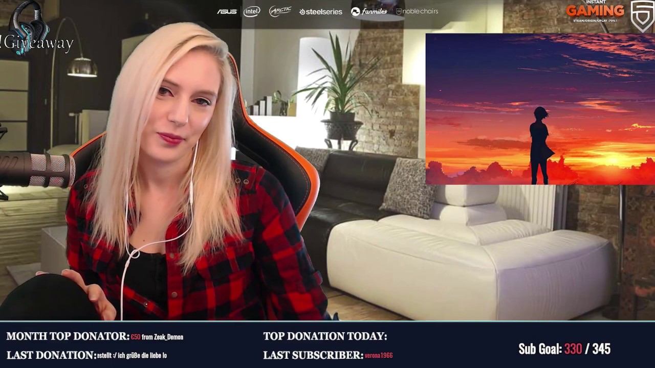 Lory (Loryy1990) - Episode1 [Twitch]