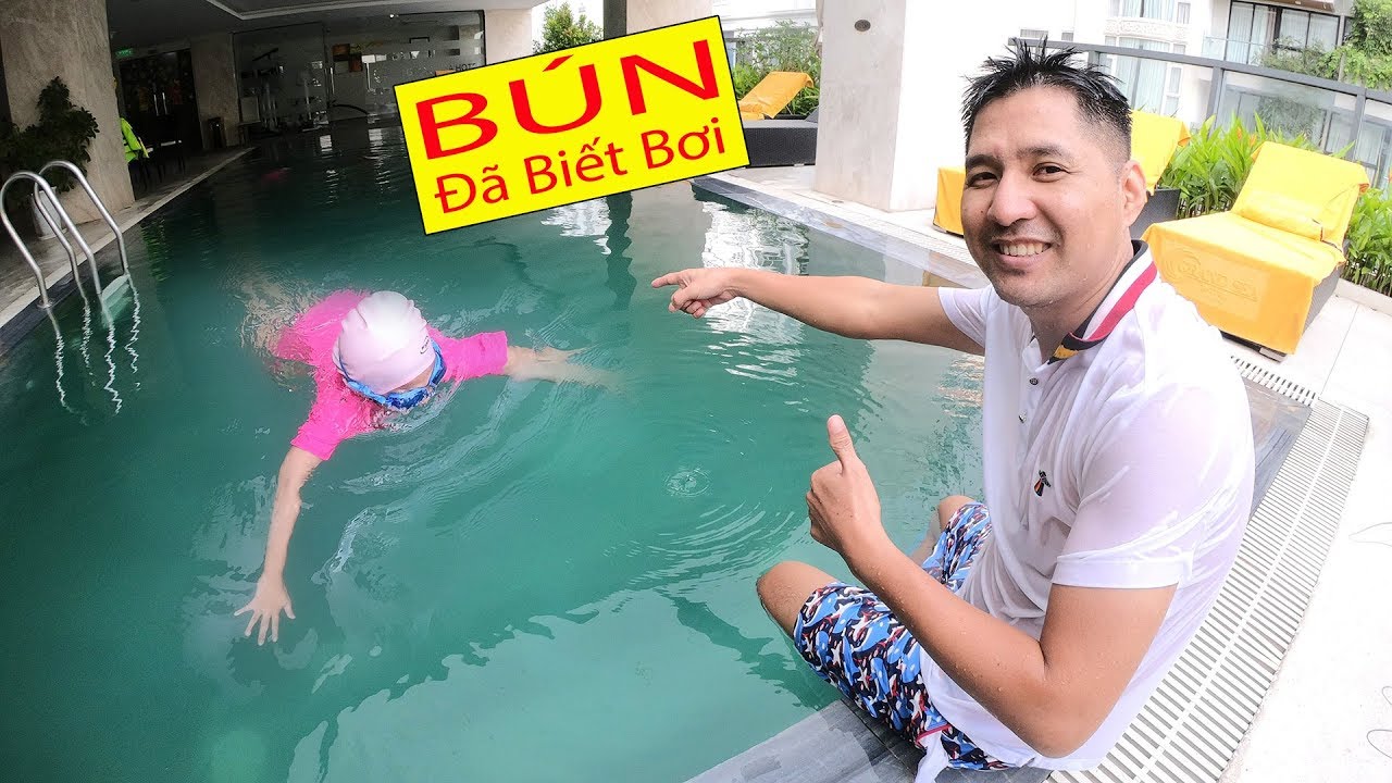 BÉ BÚN ĐÃ BIẾT BƠI RỒI CÁC BẠN ƠI