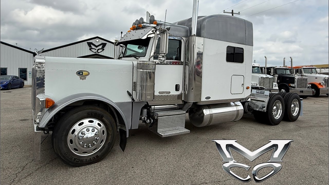 2006 PETERBILT 379 TANDEM AXLE SLEEPER FOR SALE