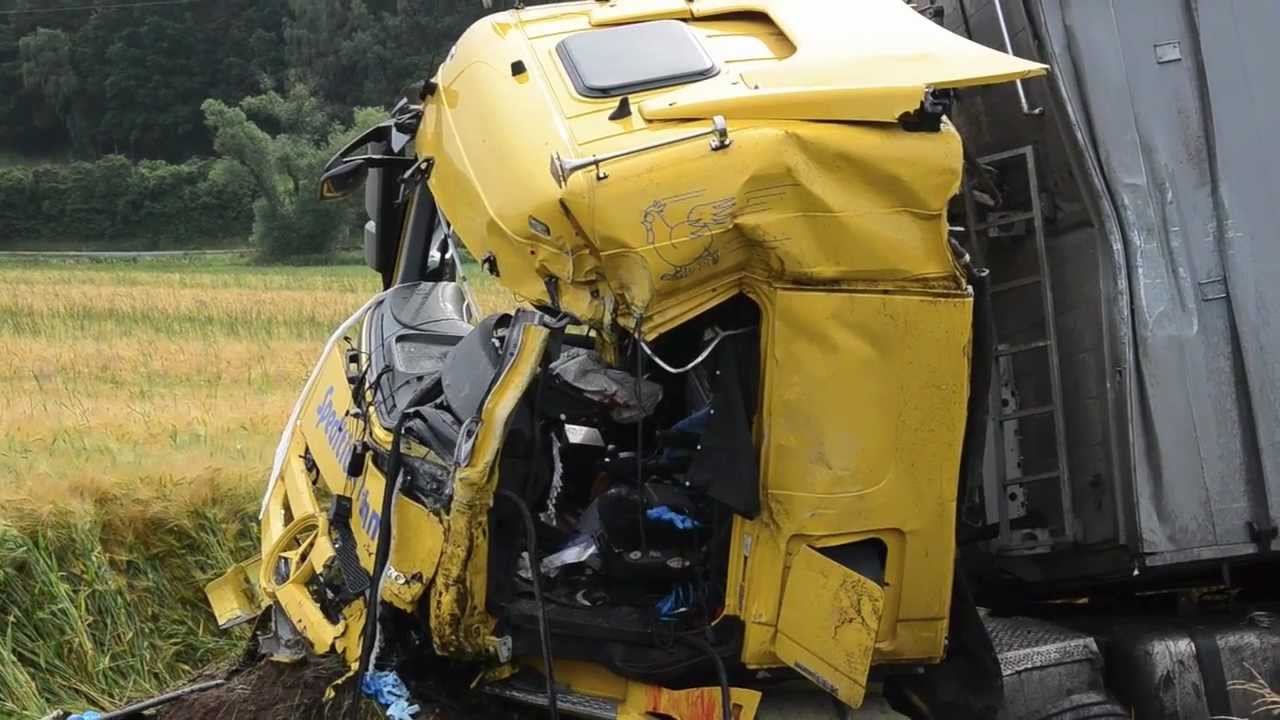 Tödlicher LKW-Unfall auf der B252
