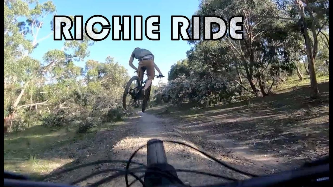 comm track @ Lysterfield (Ben Richie out front)