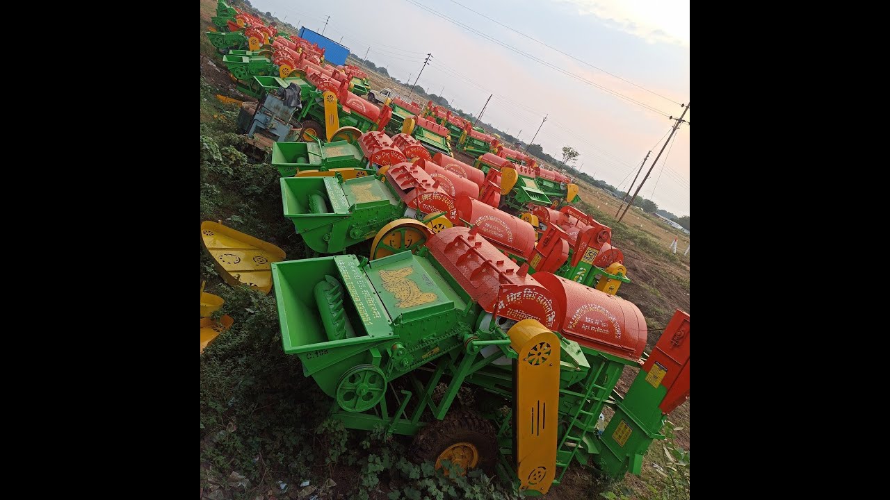 सोयाबीन की फसल निकालते हुए |  new commander double sher thresher on John deere 5050 D At 1500RPM