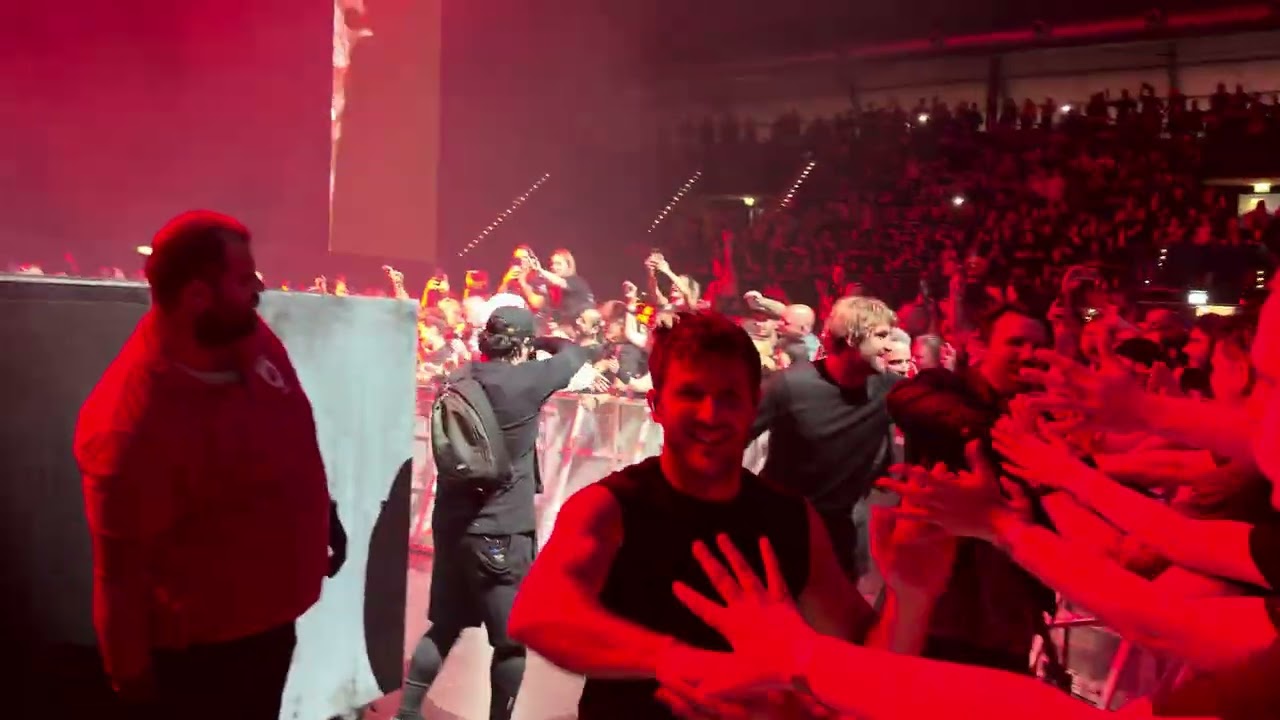 Parkway Drive – Intro & Carrion | FRONT ROW | (Live in Leipzig | 19.09.2025 | 4K)