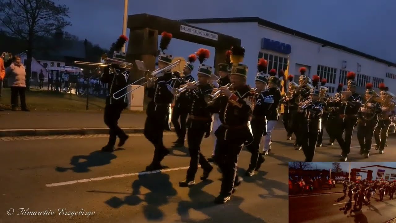 Große nächtliche Bergparade Schneeberg 2024