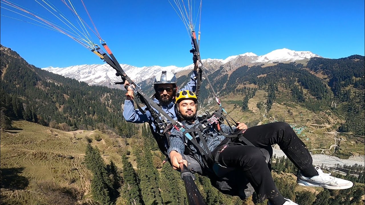 Had a great experience in paragliding at solang valley Manali 🏔️