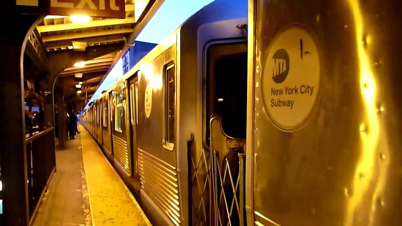 Broad Street bound R42 Z trains at Myrtle Avenue - Broadway