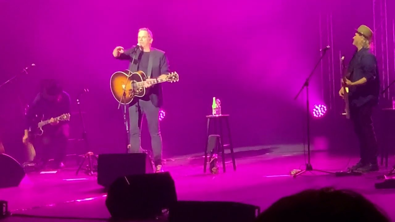 Garou - Sweet Caroline - Live Prague 31/10/2023