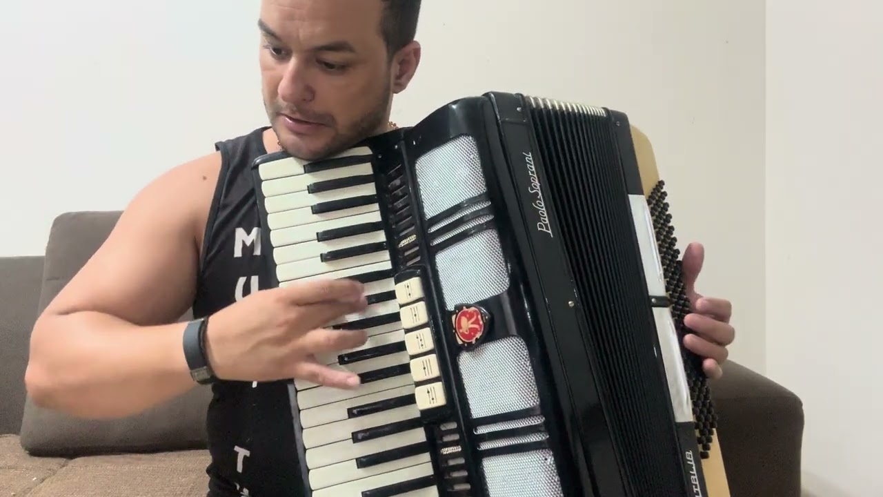 (8999) Acordeon Paolo Soprani 3/5 120 Baixos