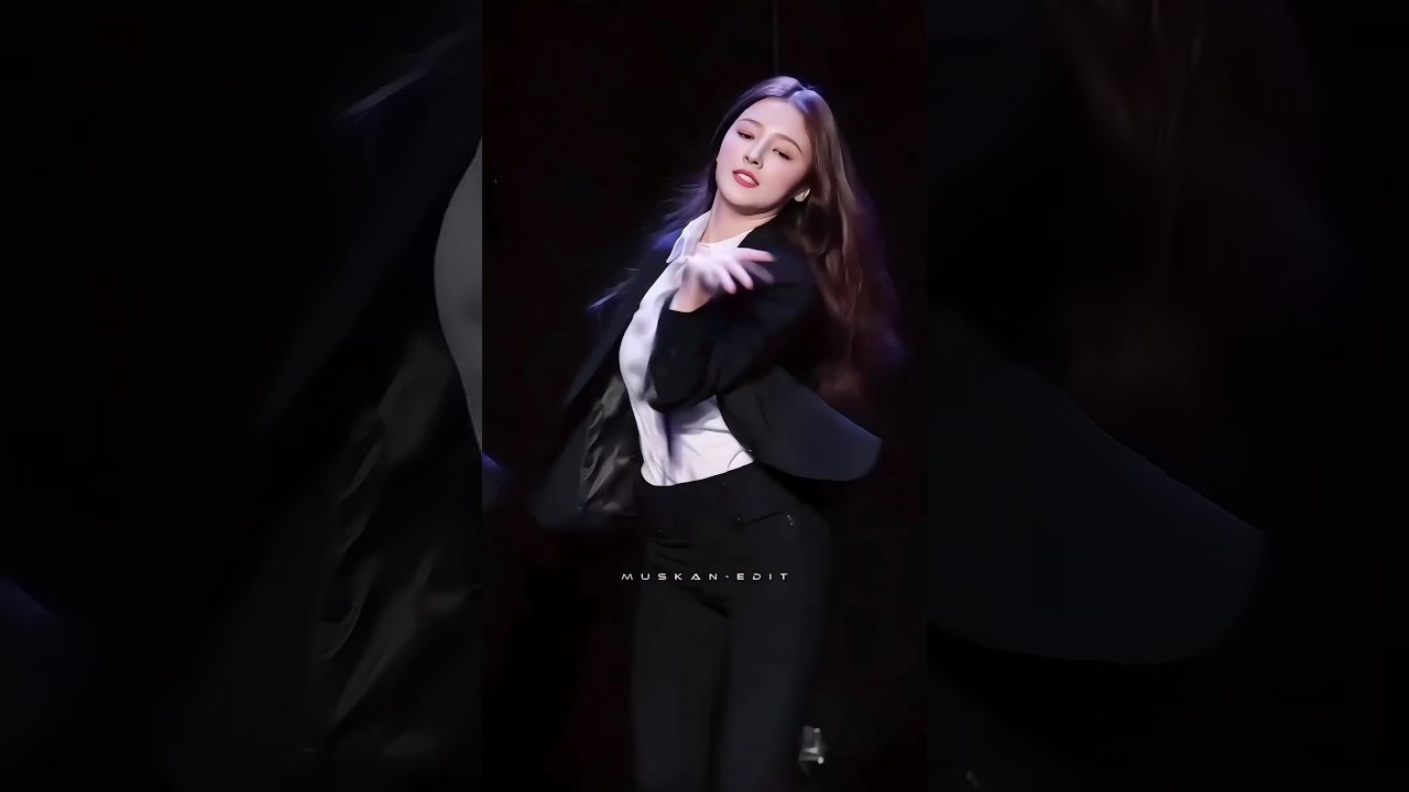 Sharara sharara #songs Jungkook And Nancy momoland dance #trending#bts #nancymomolandnancy#army#kpop