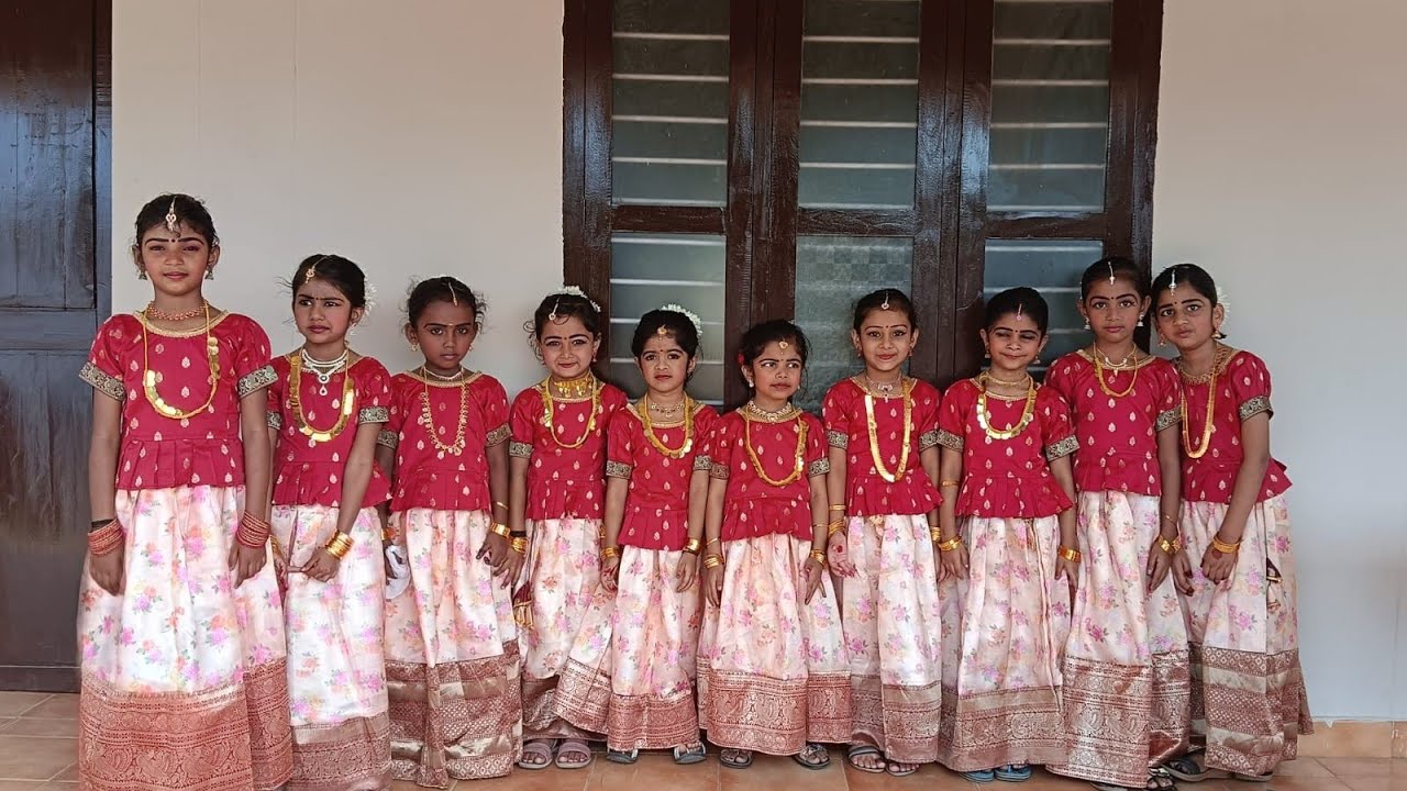 തിരുവാതിര അടിപൊളിയല്ലേ?  @ G. U. P. S PEROOR VADASSERY std 1(NOURIN FATHIMA & Party)
