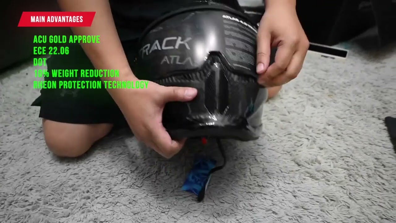 Unboxing the Ruroc Track 4.0 – The ULTIMATE Track Helmet?