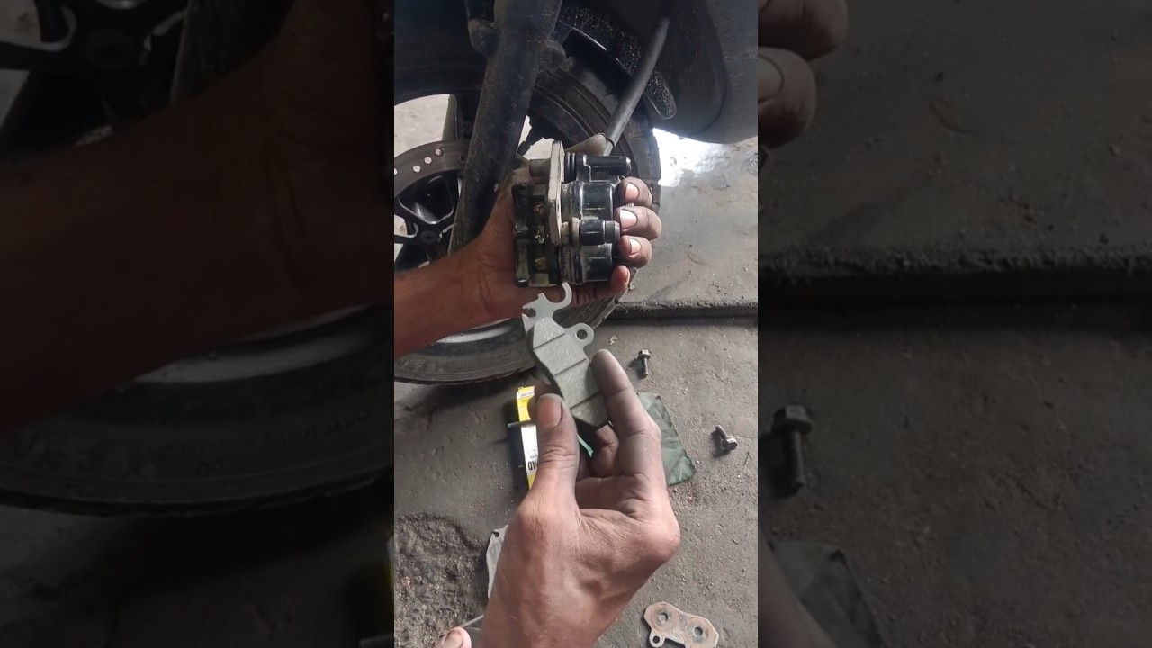ola S1 Pro front disc pad change#Olas1pro#olaelectric#Ola#bike mechanic#automobile#ytshorts#ytviral