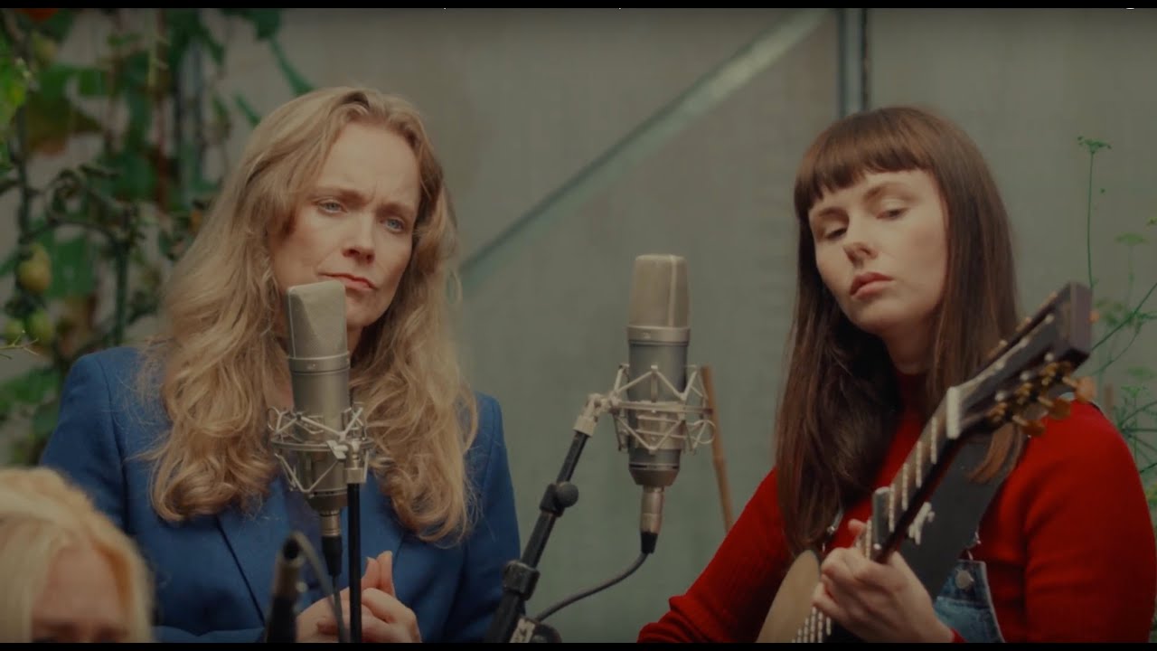 Siv Jakobsen & Ane Brun - Sun, Moon, Stars (Official Live Video)