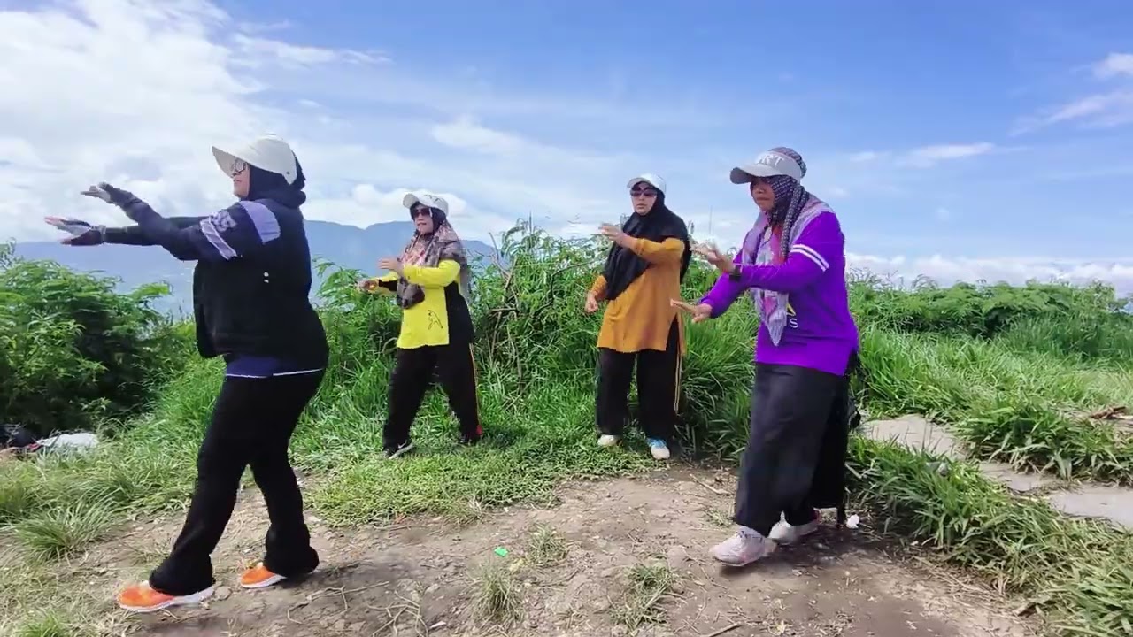 Kreasi senam Mojang Karawang 