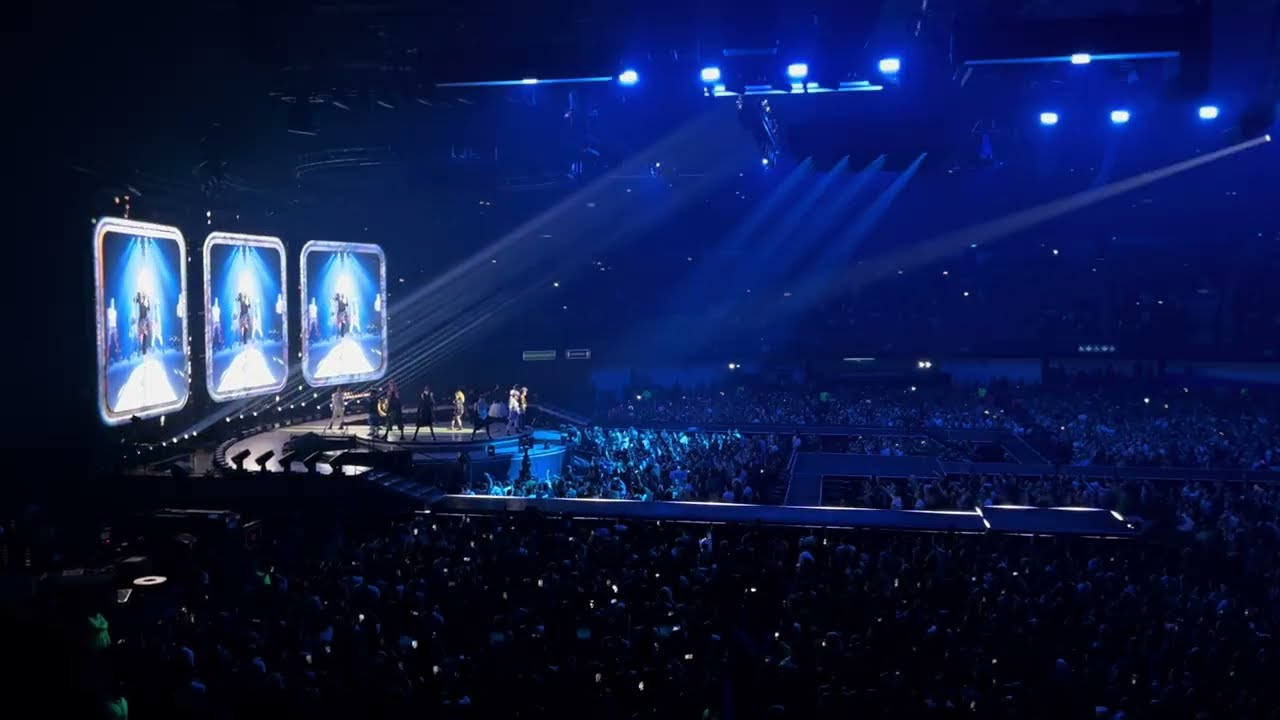 MADONNA en Mexico - Into the Groove (Live from Palacio de los Deportes, CDMX - 20/04/24)  4K