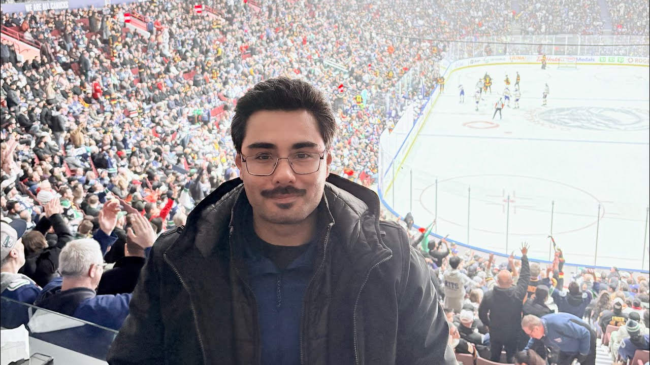 I Finally Experienced My First NHL Game! Go Canucks! 🏒⛸️🥶