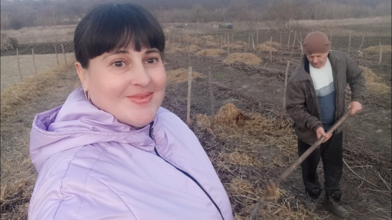 Всі щось роблять,тільки я відпочиваю ...