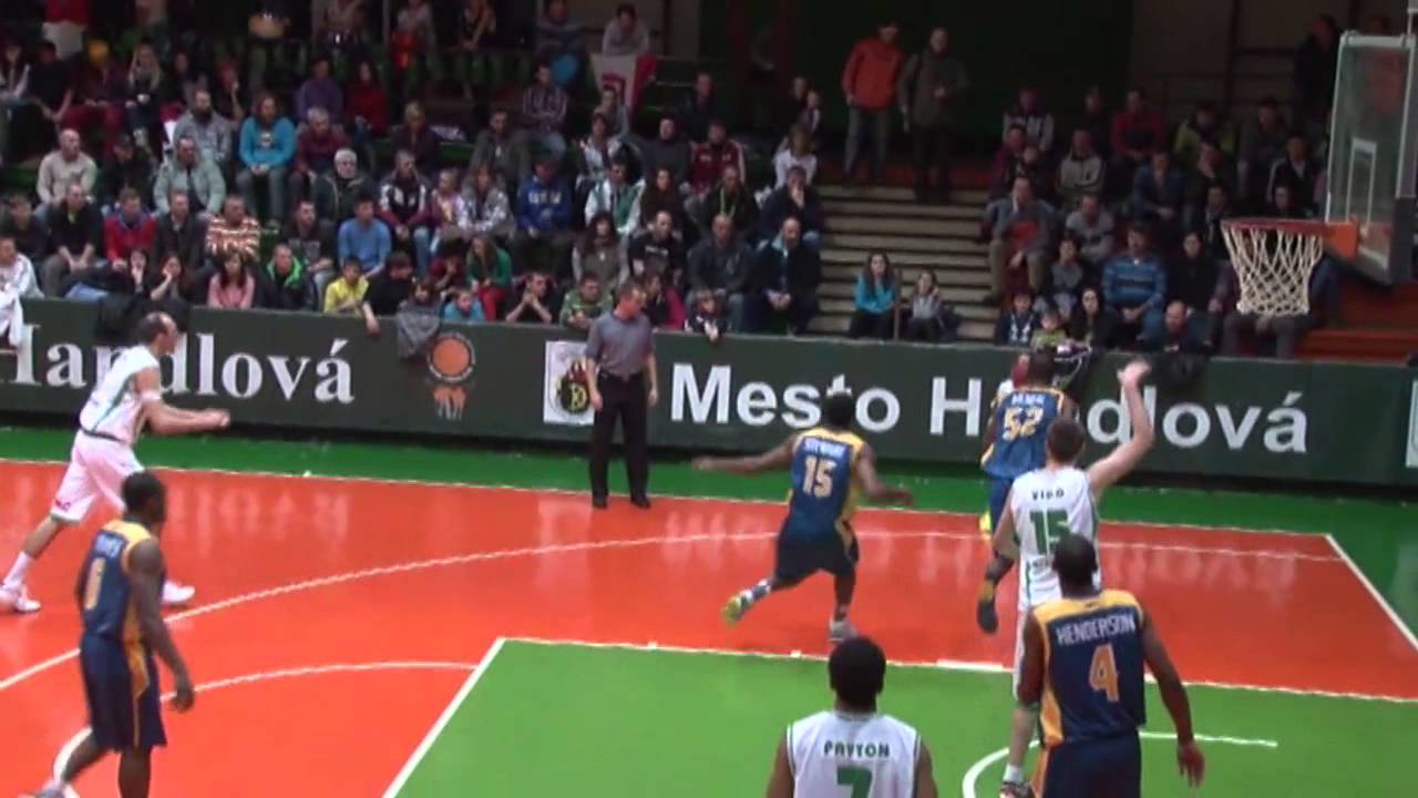 V Handlovej  basketbalisti po novom