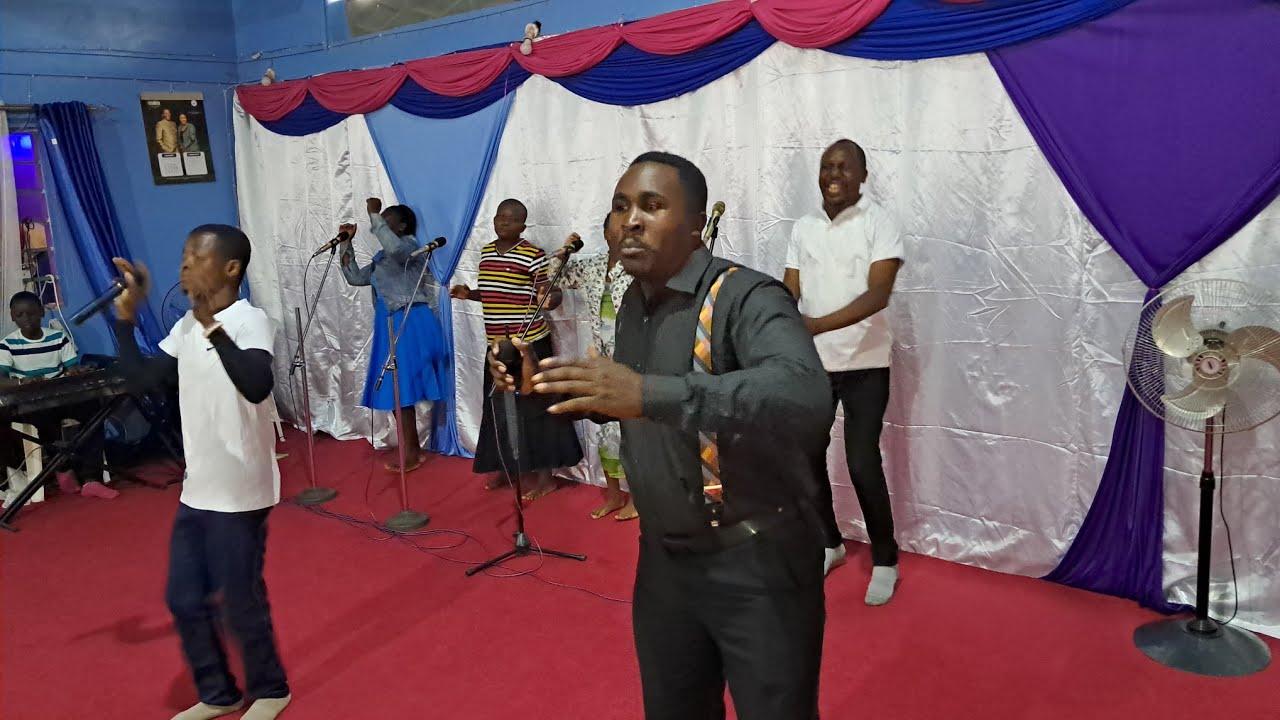 PRAISE MEDLEY || MIN. AKALI ATWOLI 