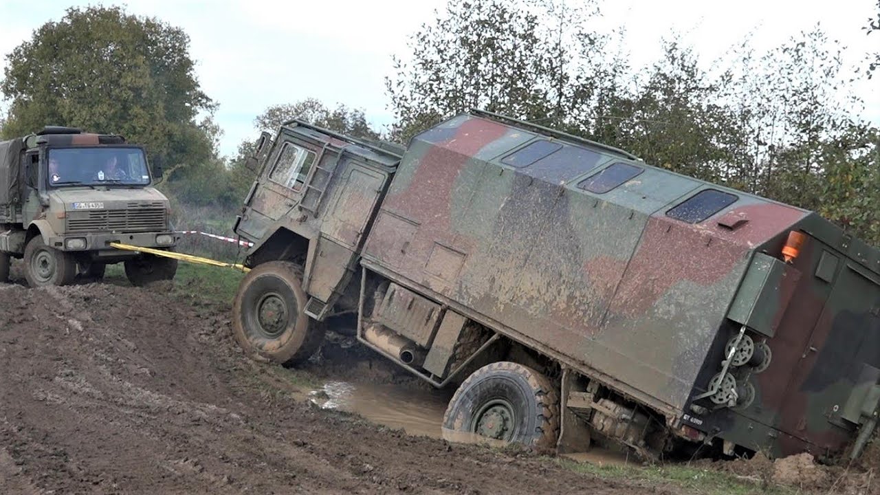 LKW Bergung aus der Wassergrube- Schmidtenhöhe 27.10.2022
