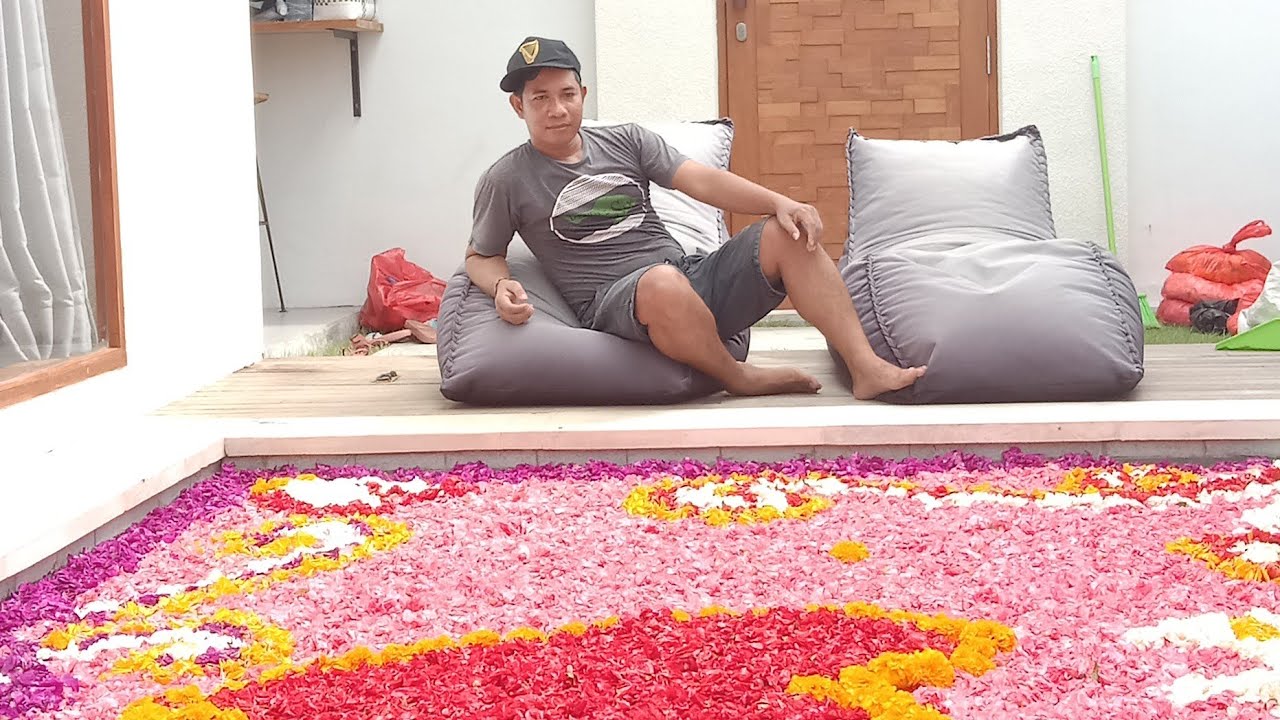 Honeymoon in the pool set up.