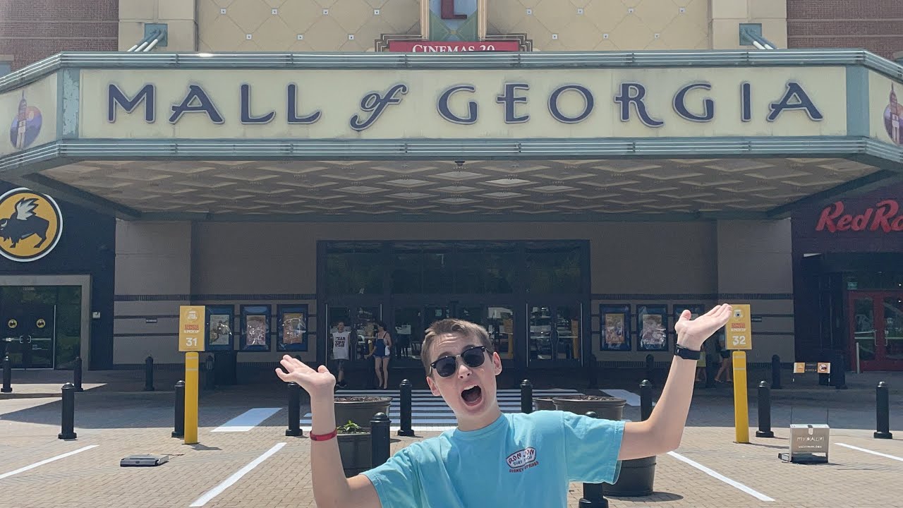 Mall of Georgia | We Were Kicked Out Of The Disney Store & A Carousel Ride