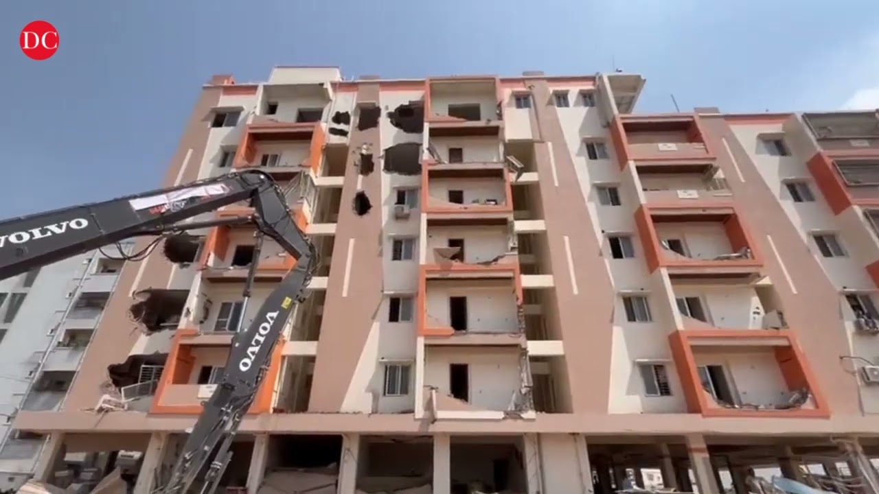 HYDRAA Demolition Drive in Ameenpur Amid Tight Security | Sangareddy