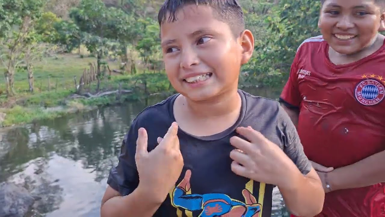 Lugar bonito 💕  y mágico en el salvador. De donde se tiran estos niños 👦 #video #yosoydelos7mil 