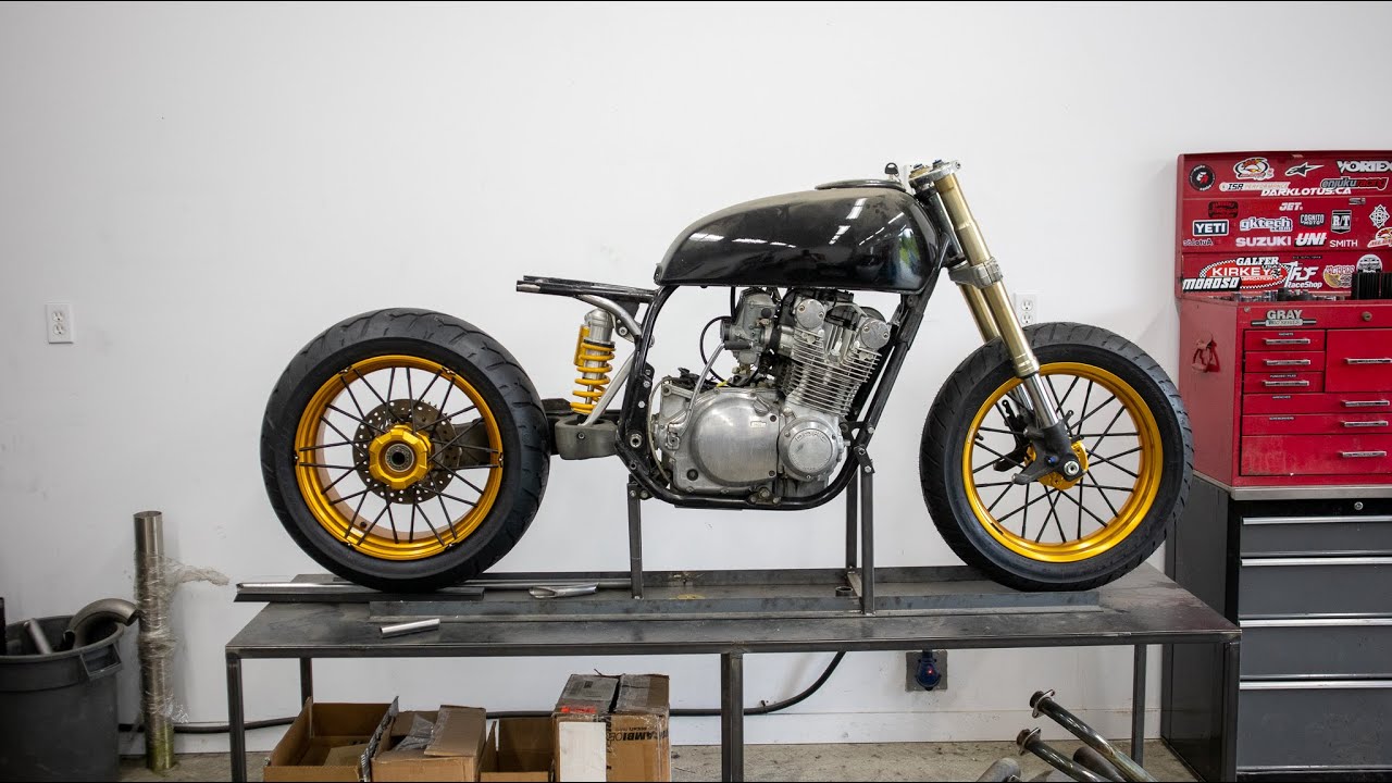 Сборка Cafe Racer GS750, эпизод 5 — изготовление подрамника