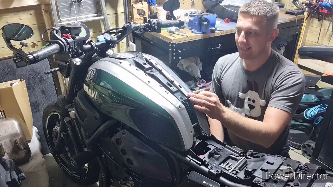 Xsr700 tank panels removed