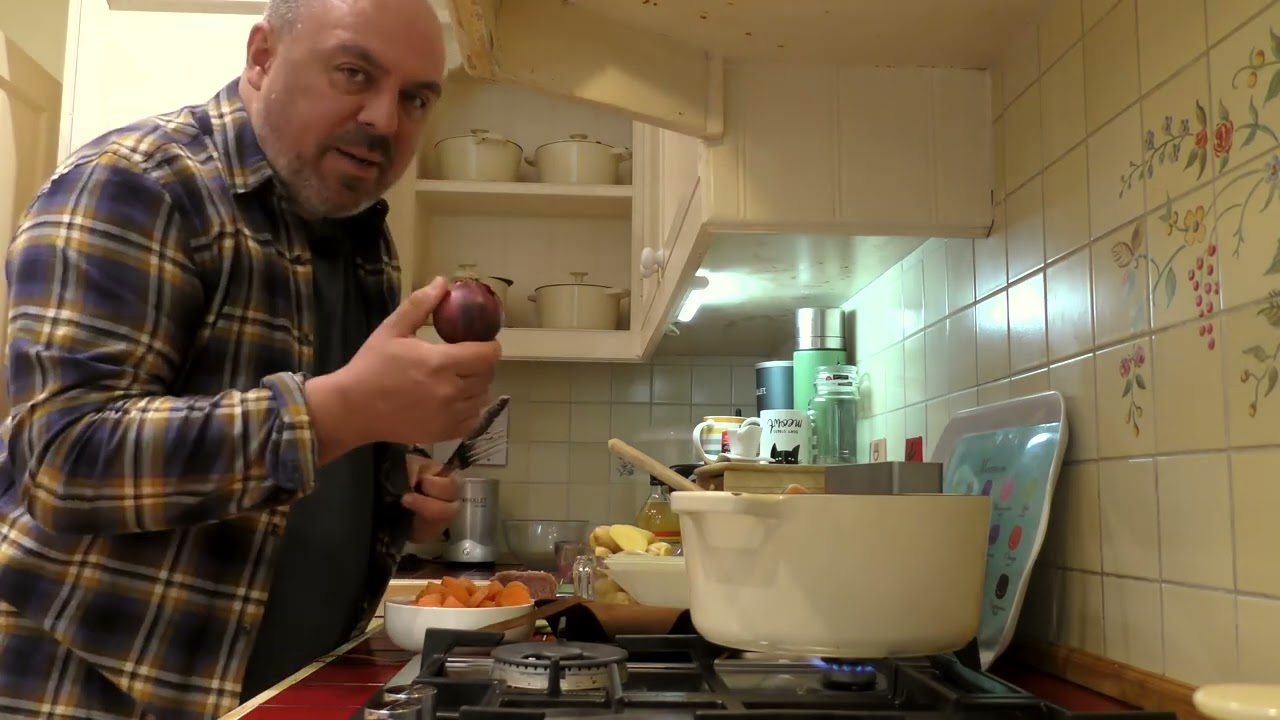 Lockdown Diary: Cost of Living, Stew Cooking, Central London at Night (April 2022)