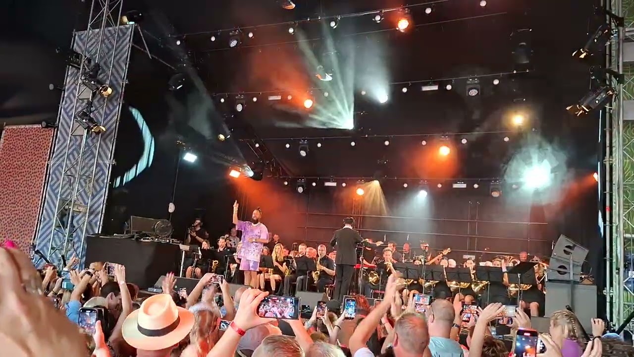 2025 DJ La Fuente x The Beat (fanfare St Caecilia Puth) & cheerleaders live @ Zomerparkfeest Venlo