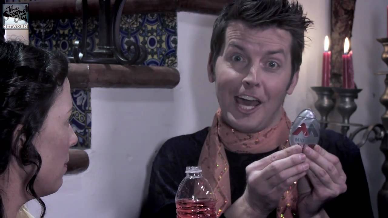 SASSY GAY FRIEND - Macbeth