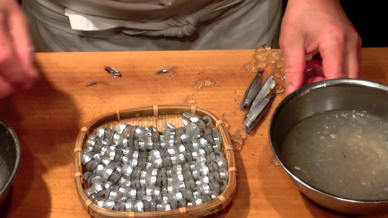 《綺麗で美味しいキビナゴの刺身》・・・・大和の 和の。《刺身》