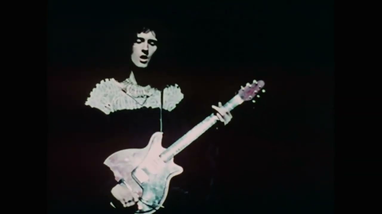 Queen - Guitar Solo (Live At The Rainbow Theatre: 31/03/1974)