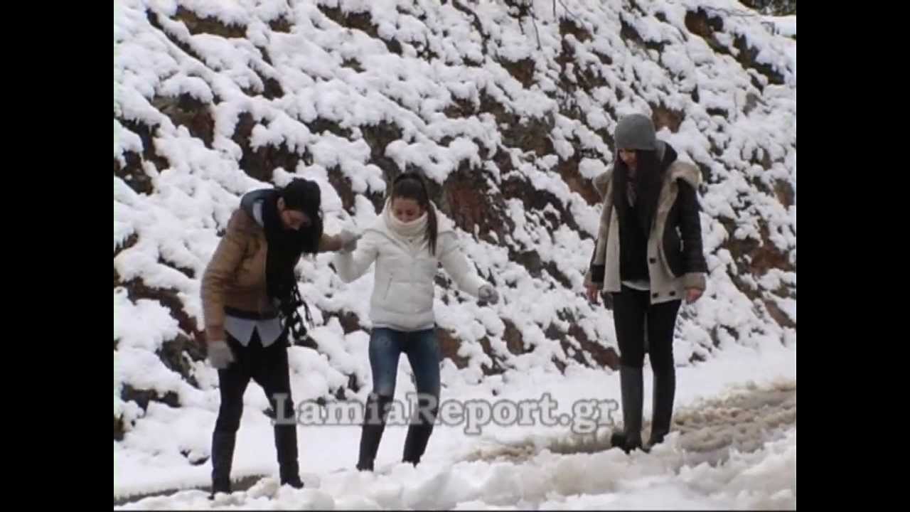 LamiaReport.gr-Βόλτα στη χιονισμένη Λαμία 02-02-2012