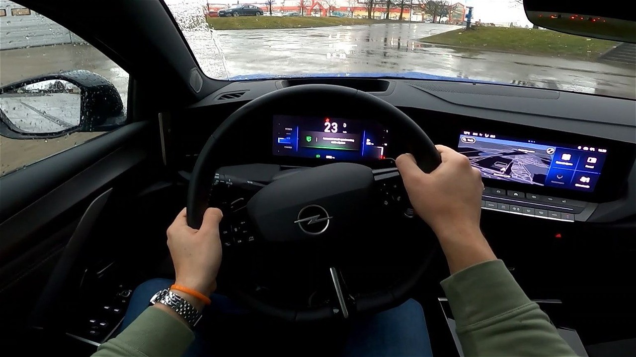 2024 OPEL Astra L Sports Tourer [1.2 Hybrid, 136 HP] POV Test drive | Space check inside the car