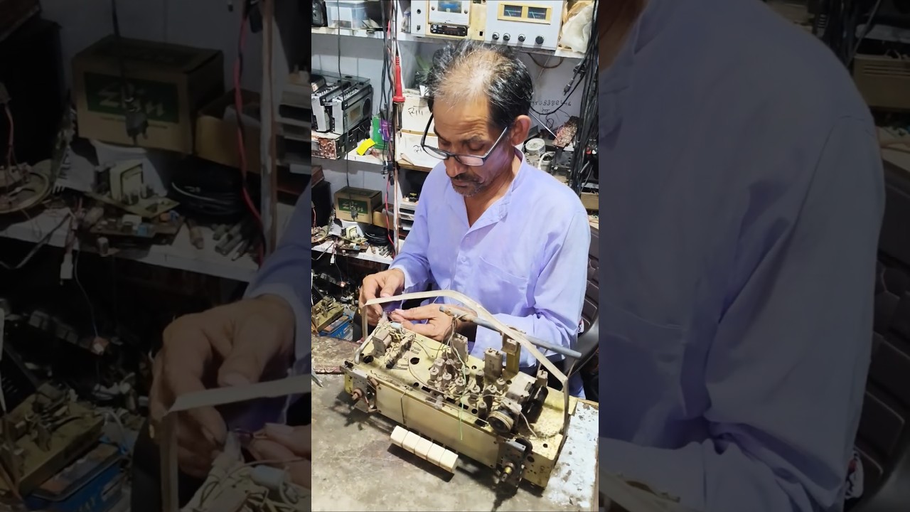 Old Philips Transistor Radio Repairing Service Centre 