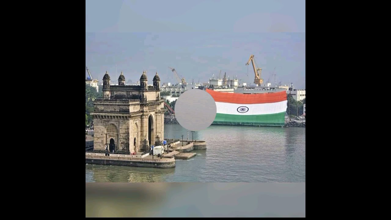Western Naval Command exhibited largest national flag🇮🇳in the world overlooking the Gateway of India