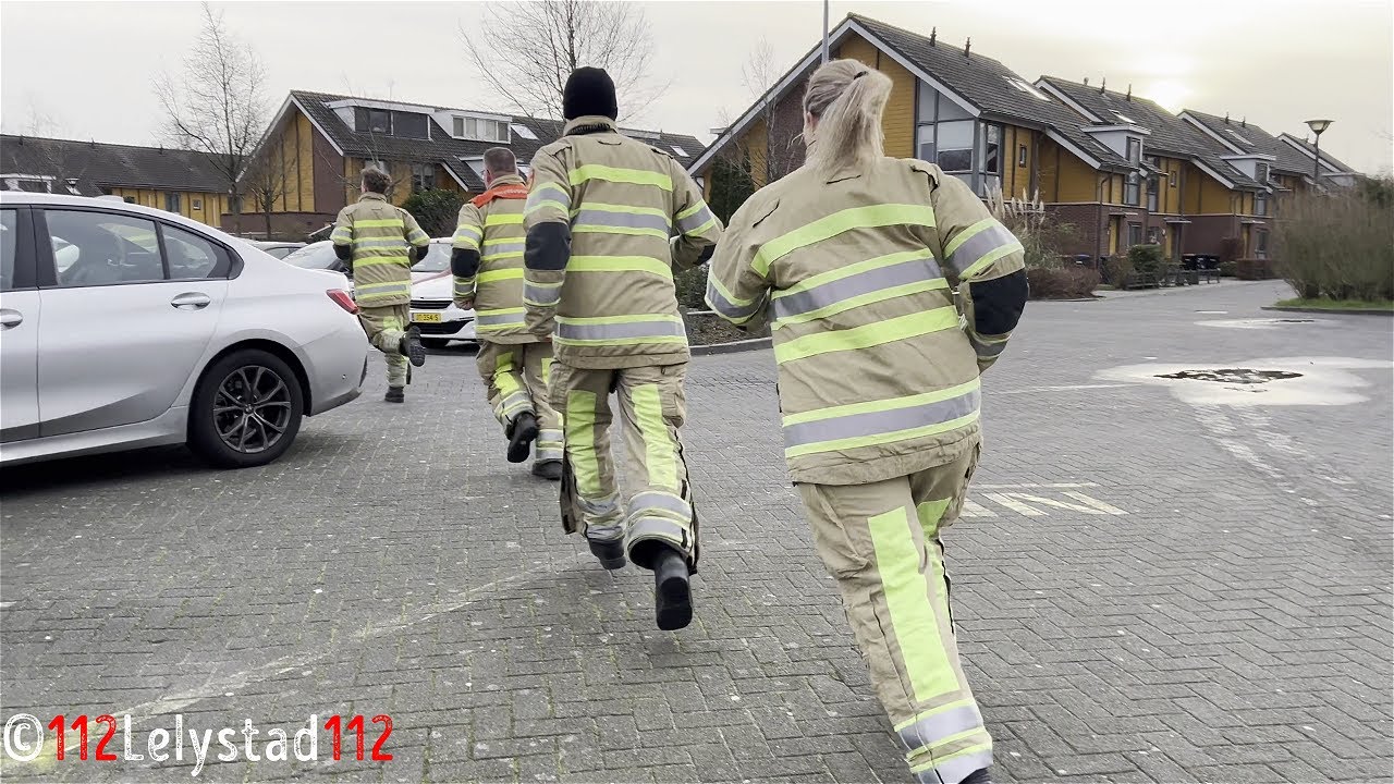 BRANDWEER RENT NAAR TANKAUTOSPUIT! - MELDING REANIMATIE Politie  Brandweer , Ambulance MMT met spoed