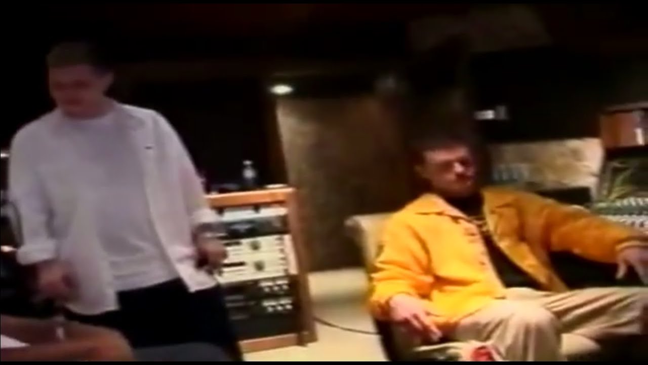 Scott Storch, Timbaland & Justin Timberlake recording the song in the studio